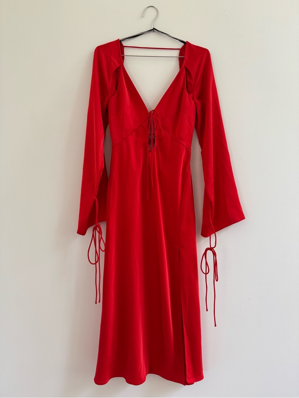 L'Academie V-Neck Red Long Sleeve Midi Dress